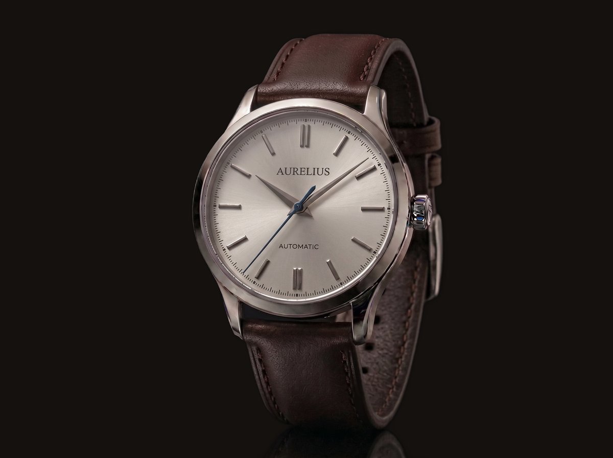 Aurelius One with silver-white dial on calfskin leather strap